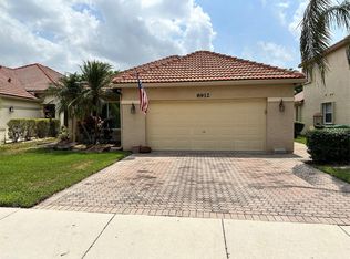 8912 Lake Park Cir S, Davie, FL 33328