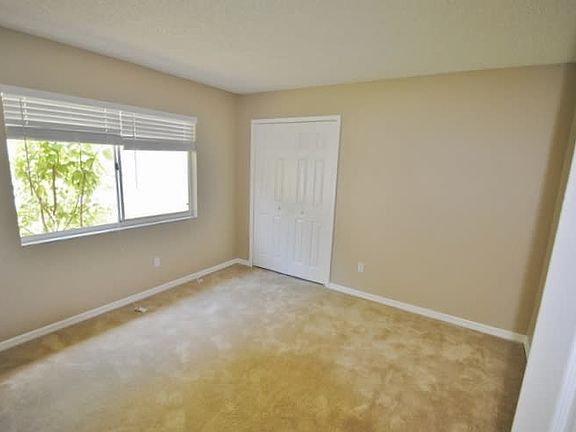 4th image of 10905 Dearden Cir