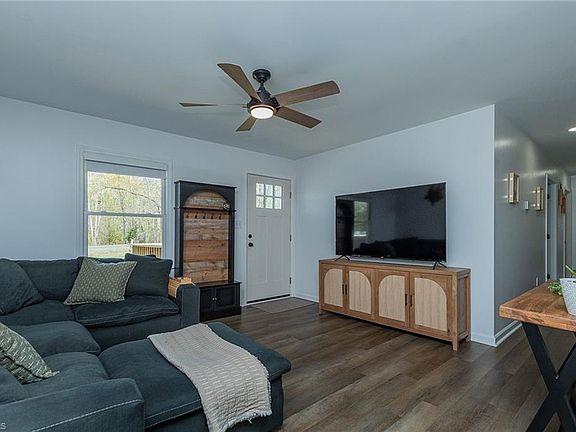 5th image of 1241 Riverwood Rd