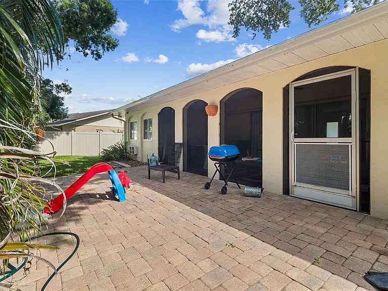 5776 Augusta Cir — Photo 29