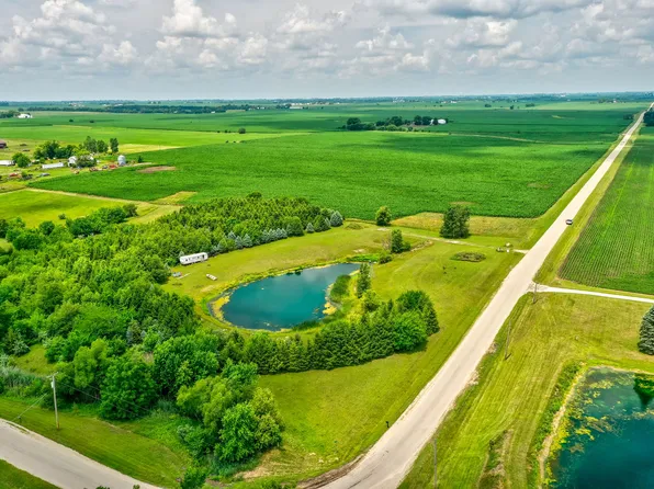 2809 E 30th Rd, Seneca, IL 61360