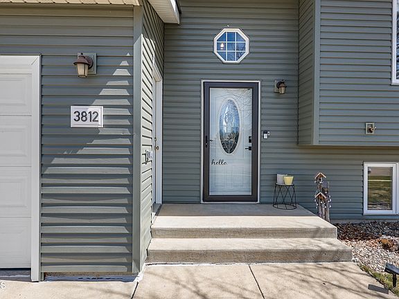 3rd image of 3812 34th Ave NW