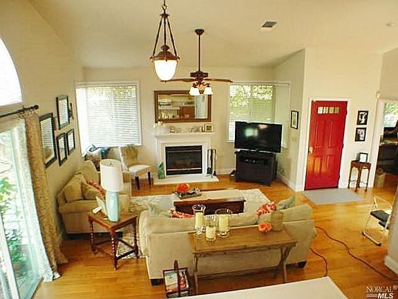 5th image of 927 Tipperary Dr
