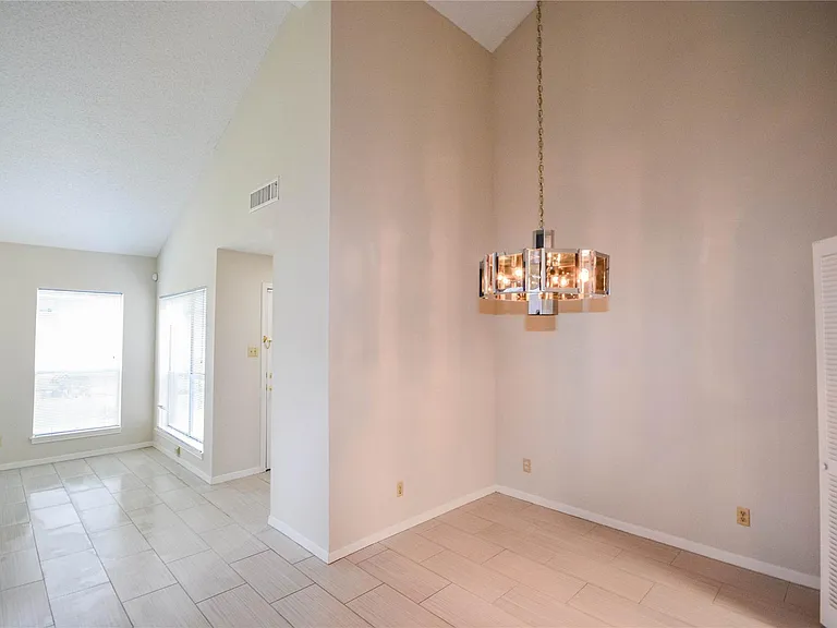 9262 Westwood Village Dr — Photo 7