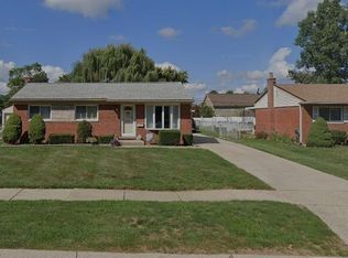 41035 Hamilton Dr, Sterling Heights, MI 48313