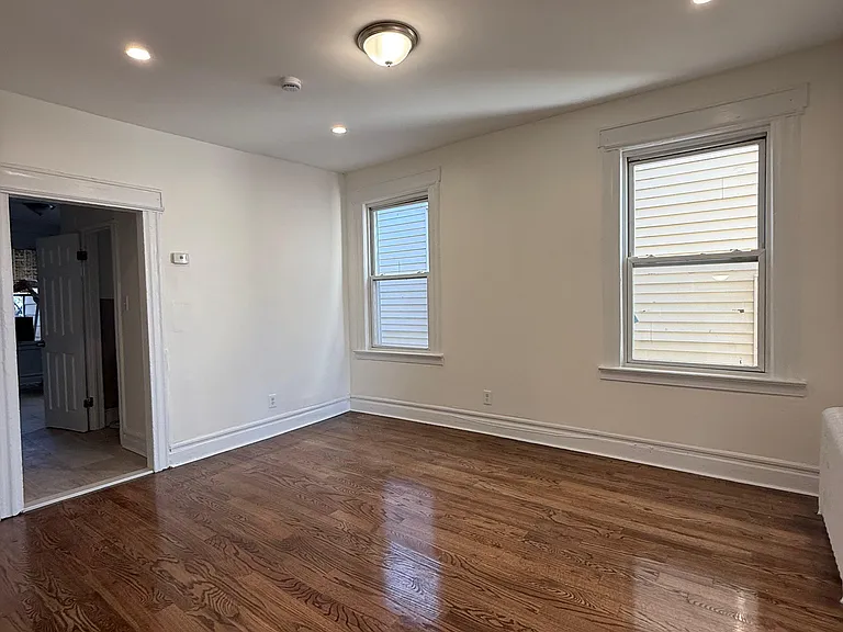 467 S 14th St #2A — Photo 3