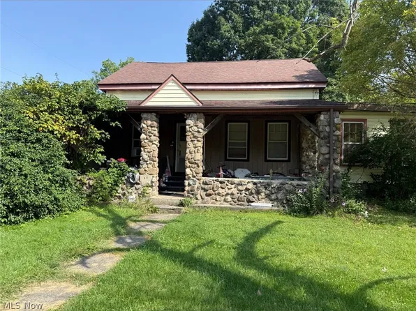 9523 E Center St, Windham, OH 44288