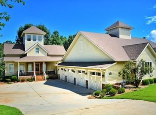 909 Trade Winds Rd, Carrollton, GA 30116