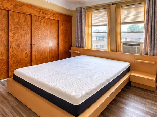 149 Richelieu Ter, Newark, NJ 07106