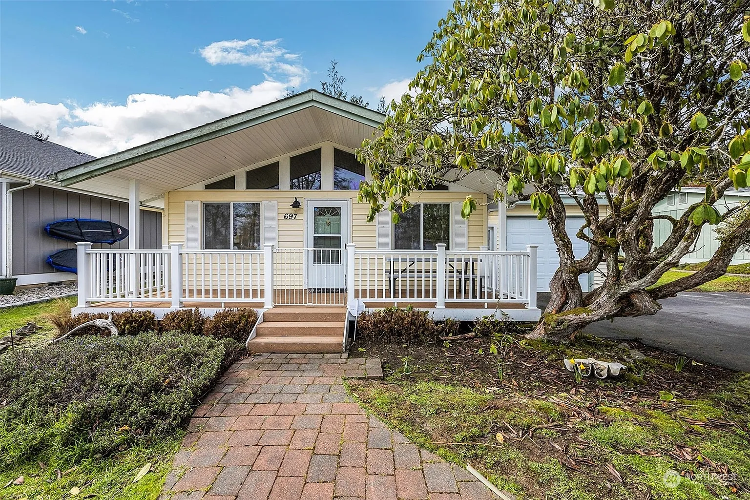 697 Mount Olympus Avenue SE photo 1
