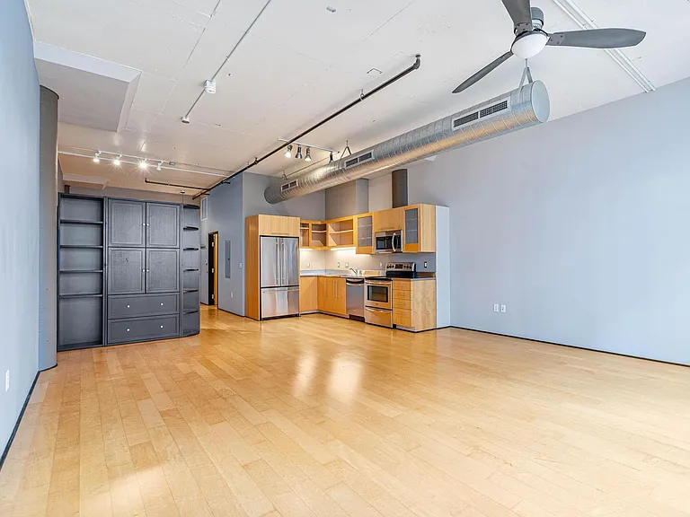 1400 NW Irving St #510 — Photo 11