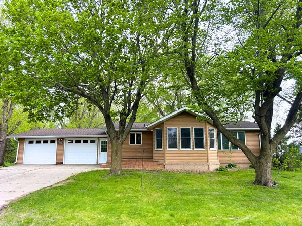 451 2nd St N, Wood Lake, MN 56297