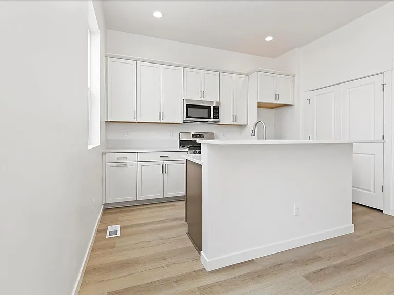 1630 N Mumbarto Ln — Photo 8