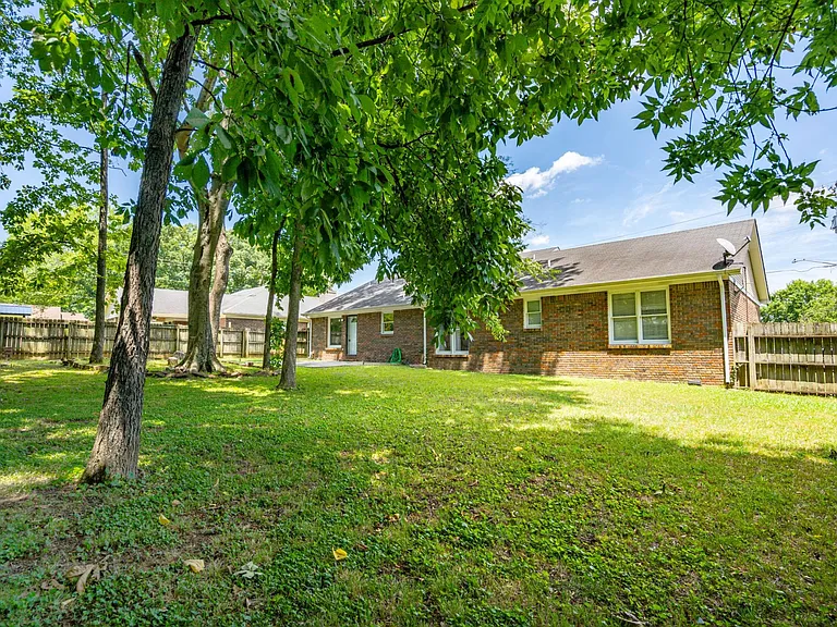 2703 Carrington Dr SW — Photo 37