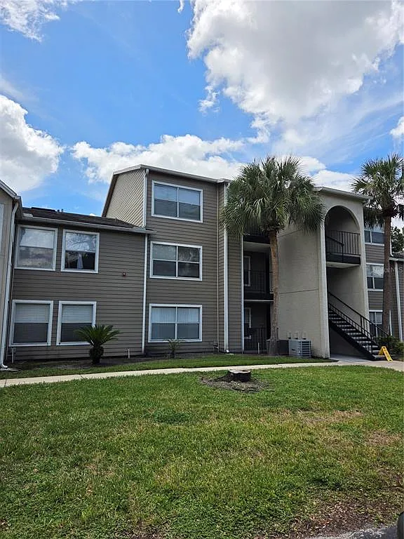1 bed, 1.0 bath, 560 sqft, $1,300 — Photo 1