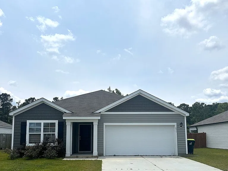 631 Avington Ln NE — Photo 1