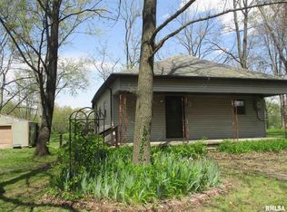 919 Wastena St, Benton, IL 62812