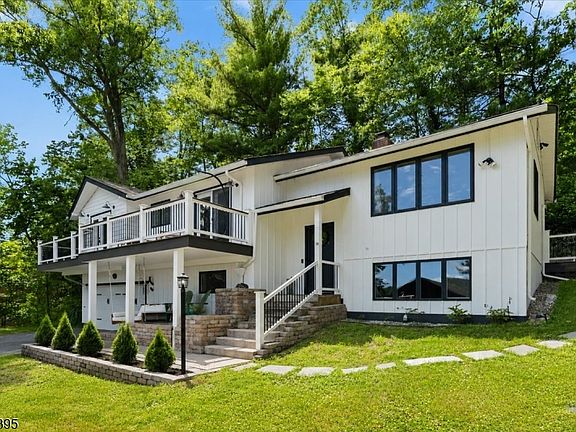 3rd image of 19 Somerville Rd