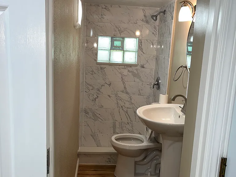 1829 McNary Blvd — Photo 11