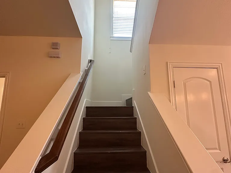 4911 Villas Dr — Photo 6
