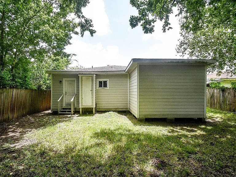 4137 Galesburg St — Photo 19