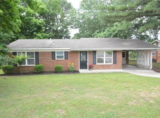 2203 Cottonwood Pl, Springdale, AR 72762