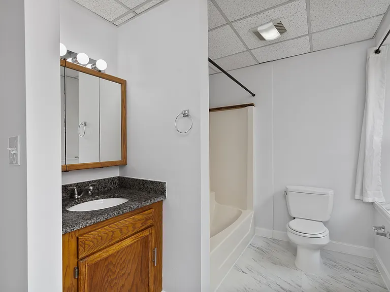 131 Essex St #33 — Photo 7