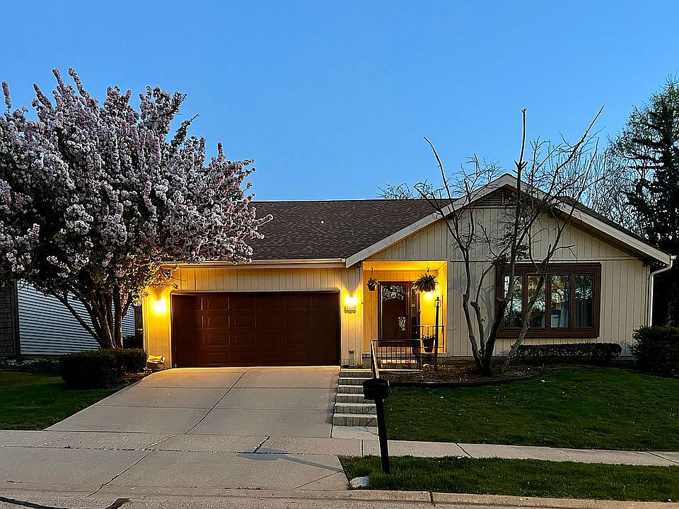 2nd image of 466 Laura Ct