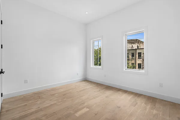 Rented by Compass | media 13