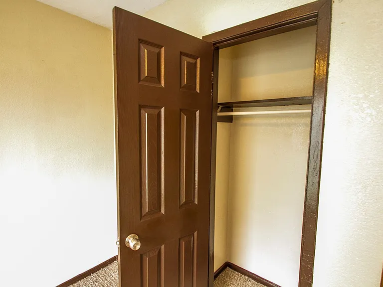511 Jamaica Dr — Photo 15