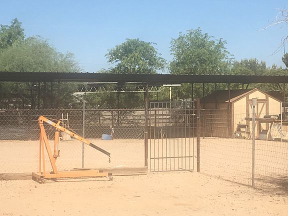 Horse stalls & tack room