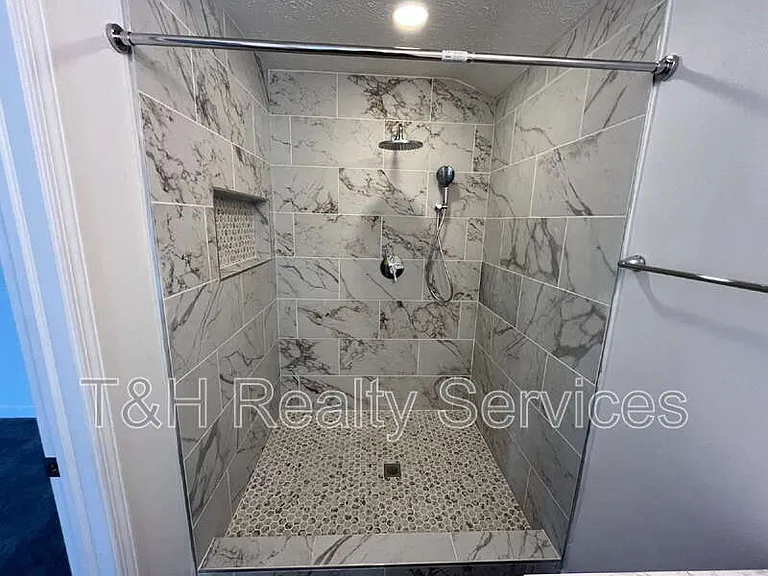 210 N Keystone Ave — Photo 23