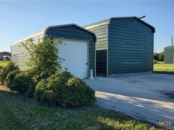 306 N 13th St, Seadrift, TX 77983