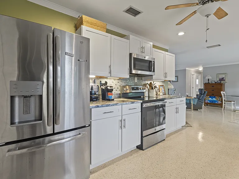 4020 Palm Dr — Photo 12