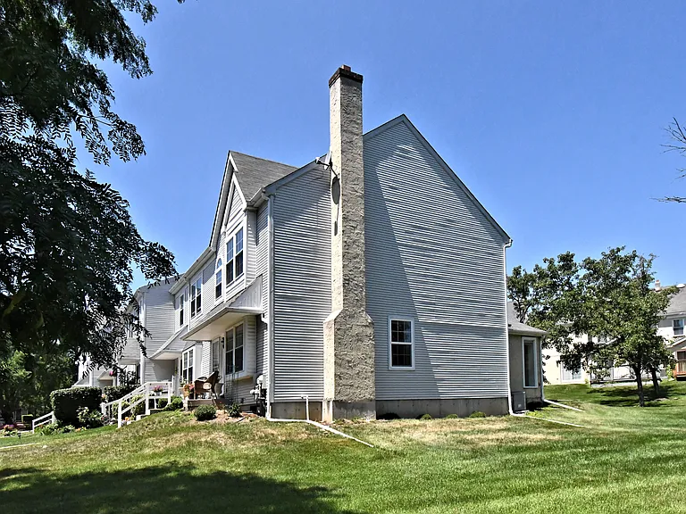 2489 Hillendale Dr — Photo 50