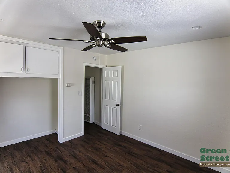 6831 Amherst St — Photo 52