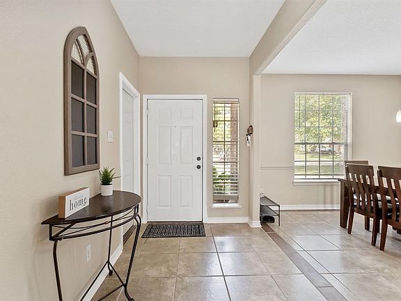 4th image of 1904 Hunnington Dr