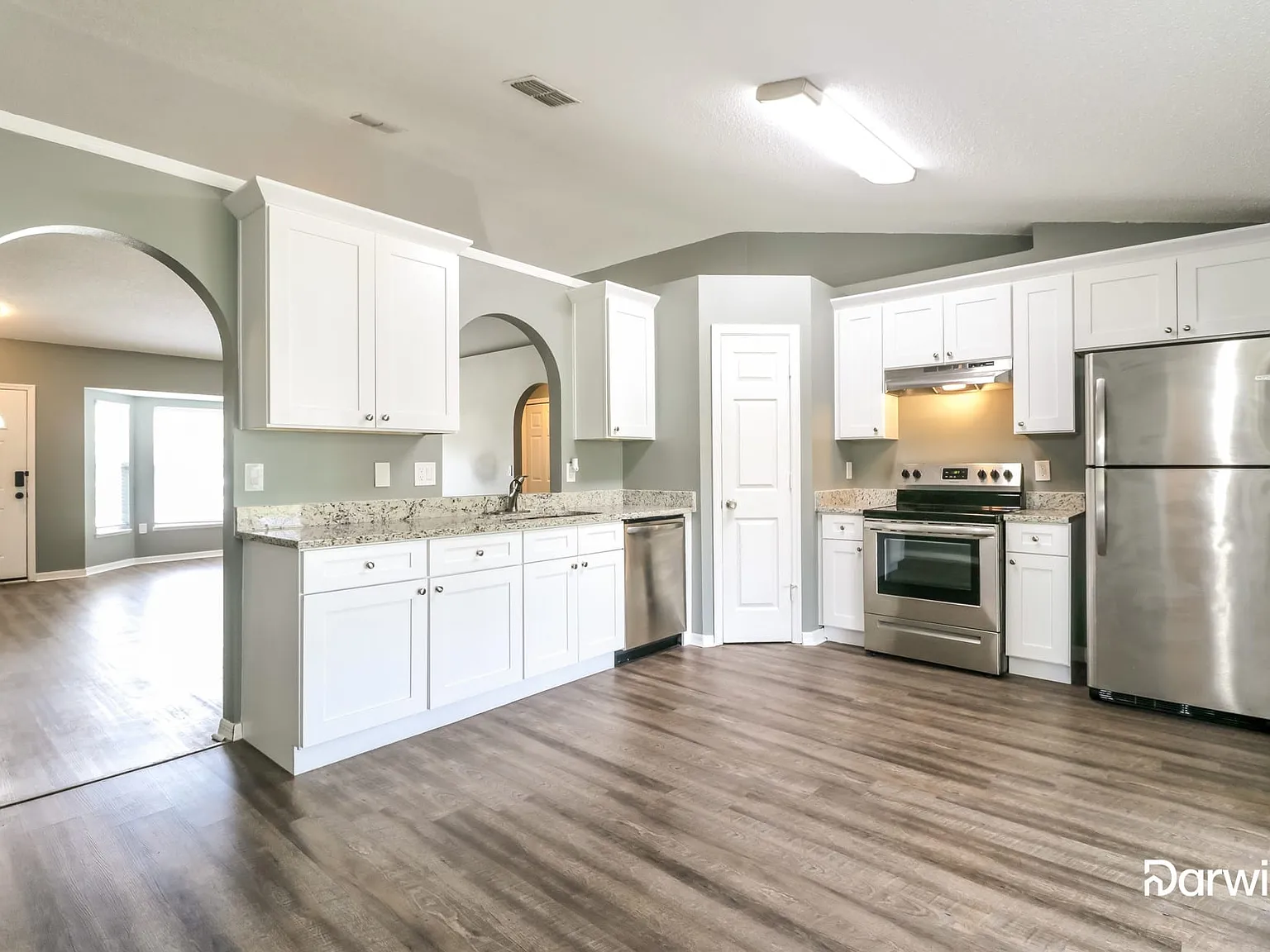 3 bed, 2.0 bath, 1347 sqft, $1,775 — Photo 3