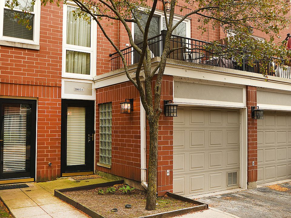 1st image of 2803 N Wolcott Ave Unit I