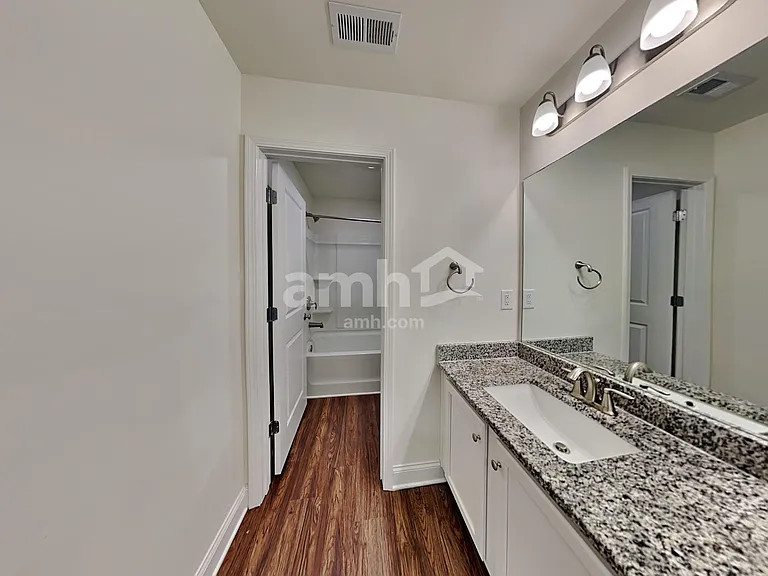 1079 Ashlyn Ct — Photo 21
