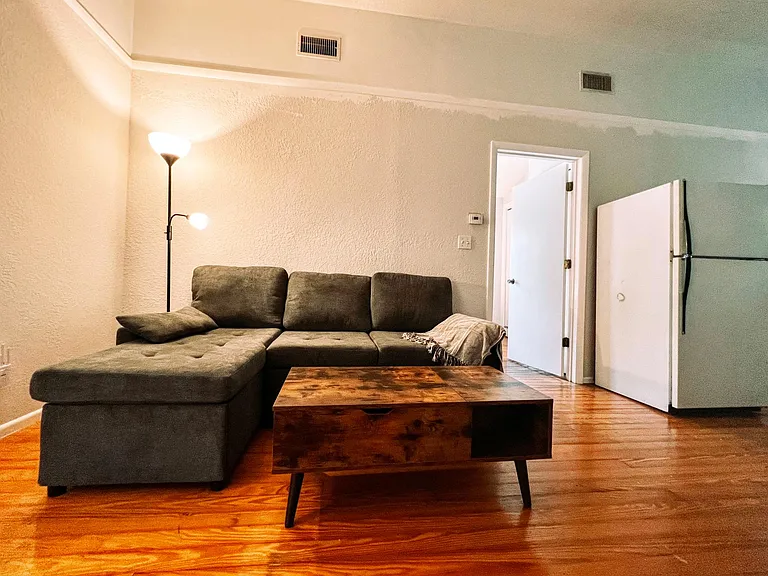 712 Hillcrest St #11 — Photo 5