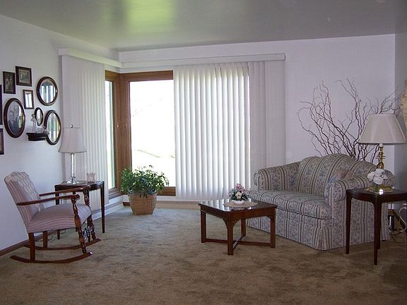 2nd image of 870 E Fairview Dr