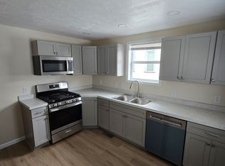 301 1/2 6th St SW #B, Massillon, OH 44647