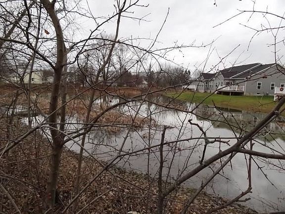 4th image of 150 Greenway Blvd