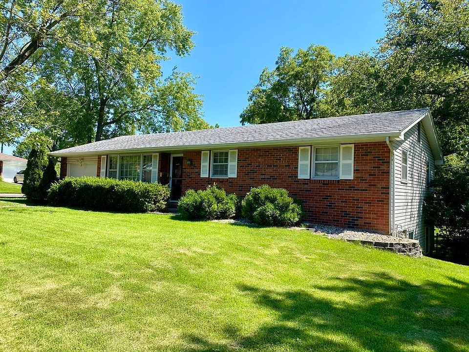 1st image of 2112 Garden Dr