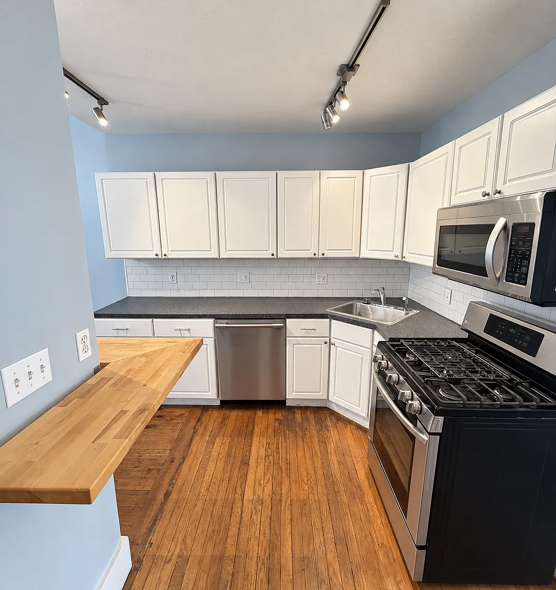 1 bed, 650 sqft, $2,700 — Photo 1