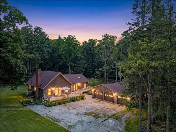 173 E Fairway Rd, Central City, PA 15926