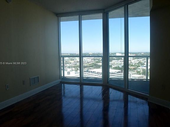 2nd image of 1900 N Bayshore Dr APT 2418