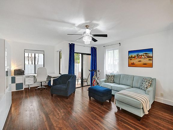 5th image of 817 SE 12th Court #5