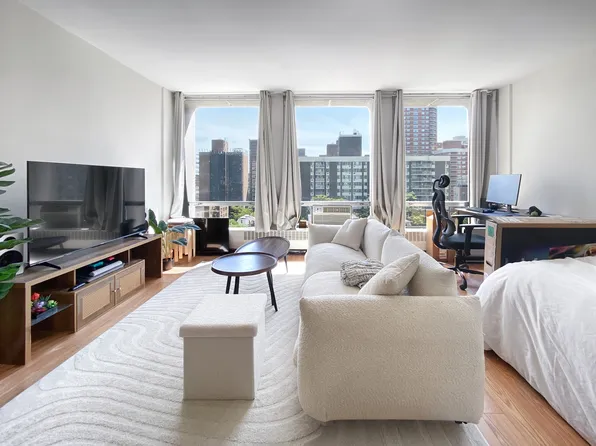 333 East 30th Street 10E image 1 of 13